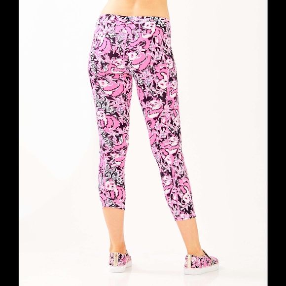 LAST 1! Lilly Pulitzer Luxletic Weekender Legging - Picture 2 of 7